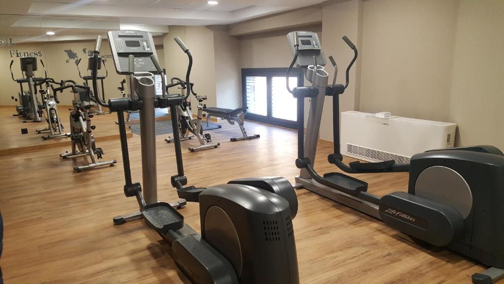 Fitness centrum a/nebo fitness zařízení v ubytování Hotel Zentral Parque