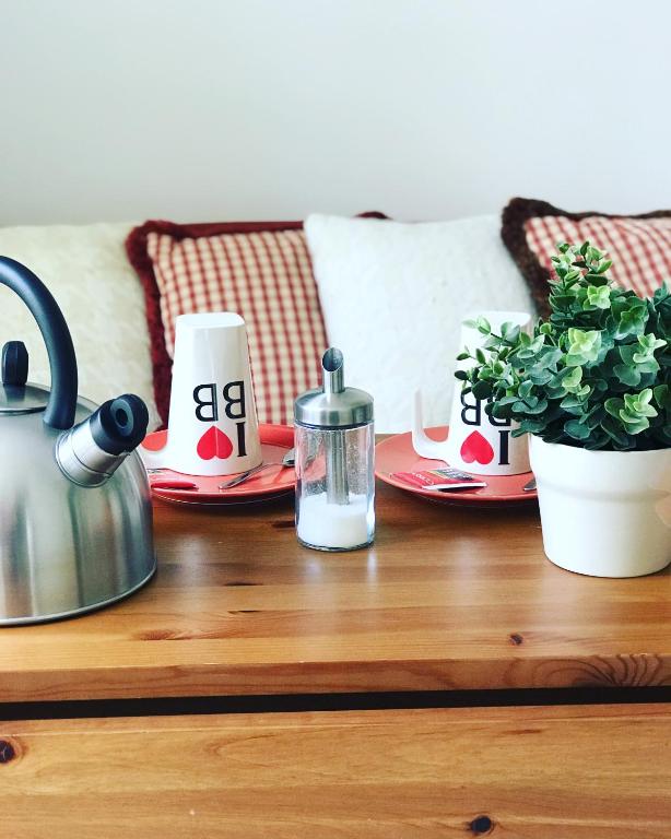 Zestaw do parzenia kawy i herbaty w obiekcie B&B La Corte