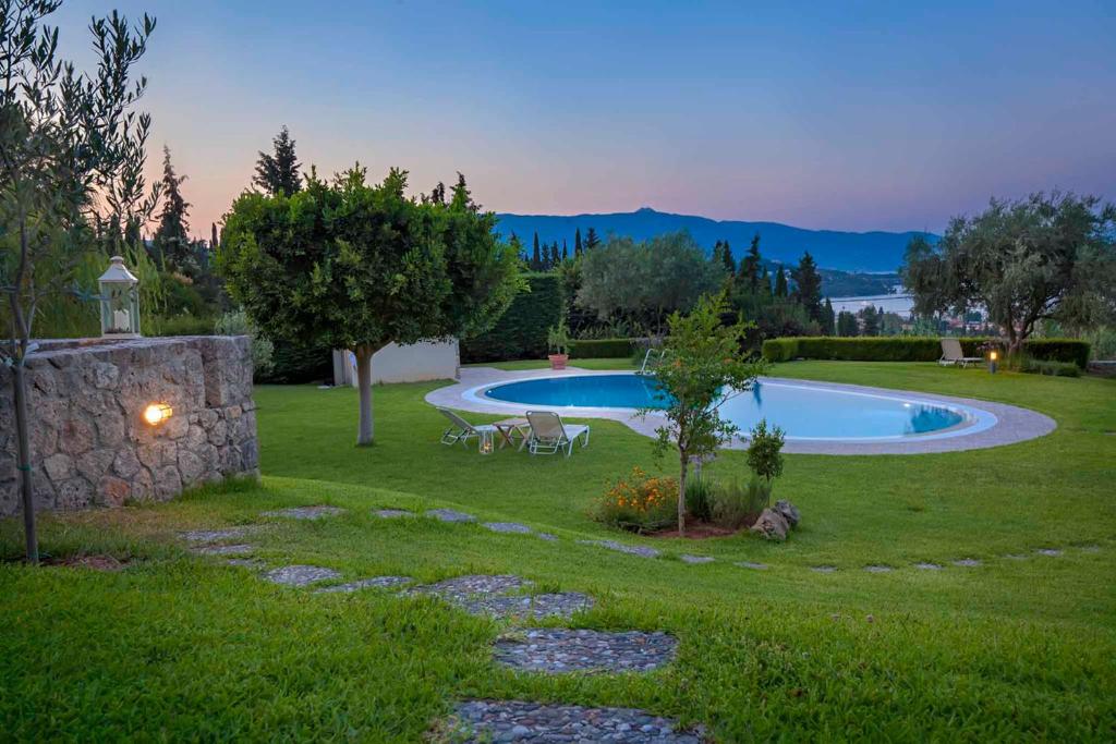 The swimming pool at or close to Marina View Luxury Home