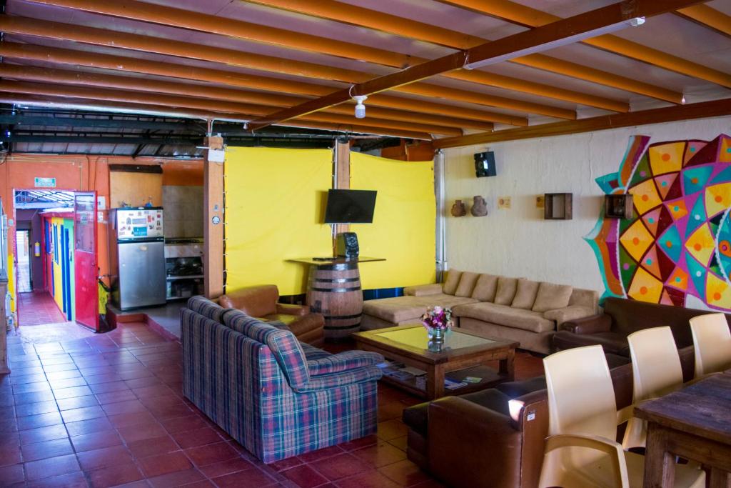 Posezení v ubytování Ulucaho Hostel