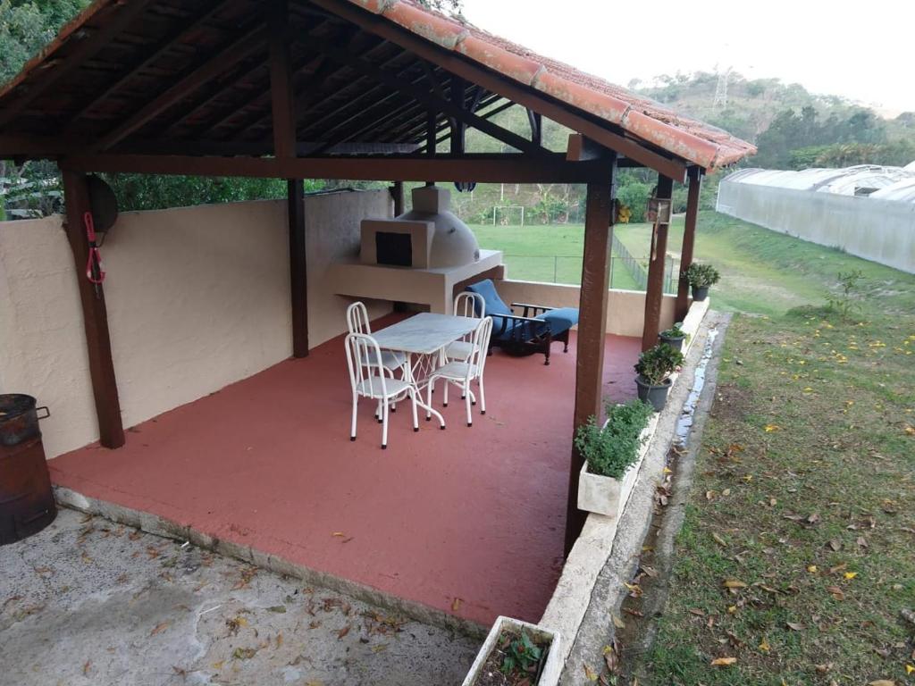  Sítio em Jacareí (interior de SP)