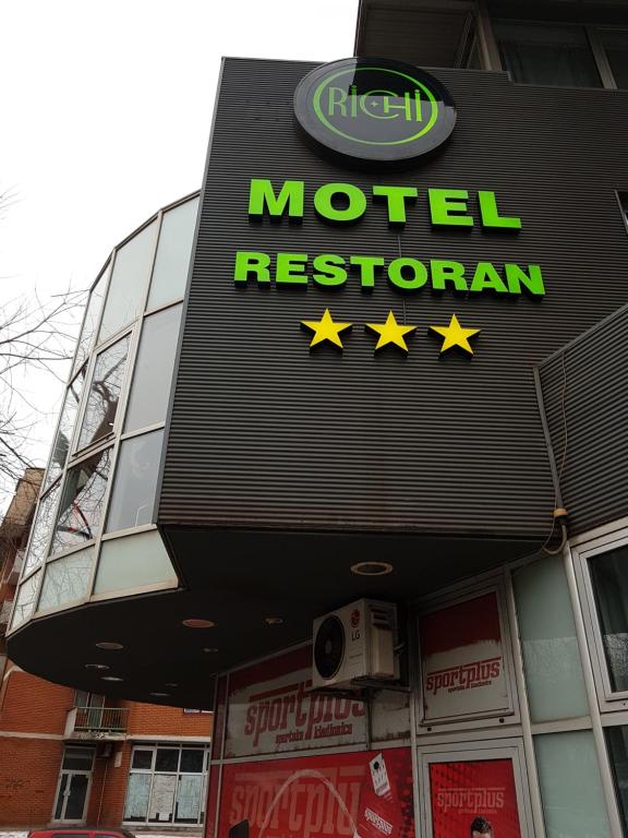 Hotel Richi - Housity