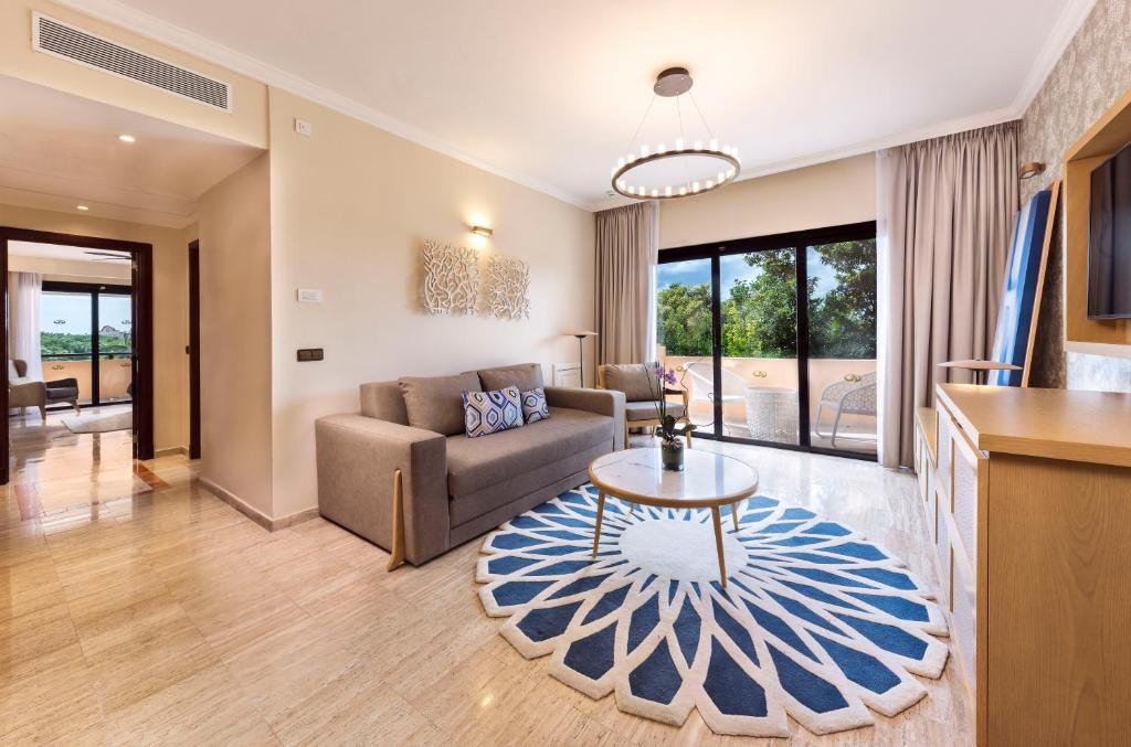 Grand Palladium Select White Sand Resort & Spa - All Inclusive - Suite Beachside