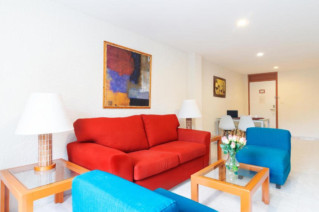 Posezení v ubytování Hotel y Suites Nader