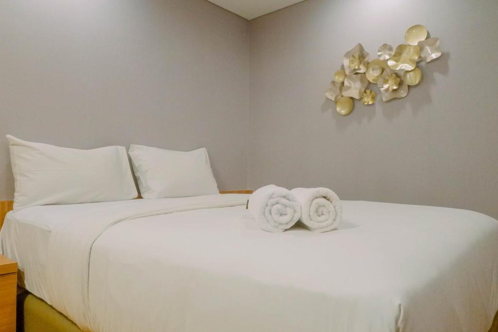 Luxurious & Spacious 2BR Apartment at One East Residences By Travelio - Two-Bedroom Apartment