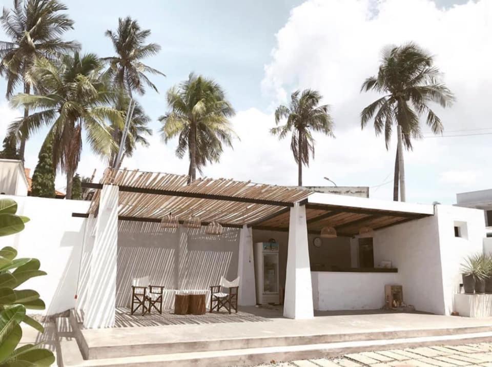 Tòa nhà nơi resort tọa lạc