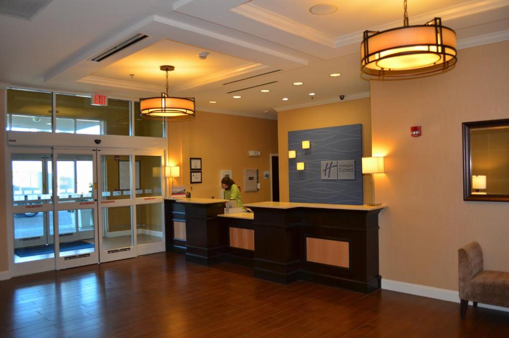 Holiday Inn Express & Suites - Smithfield/Selma by IHG photo