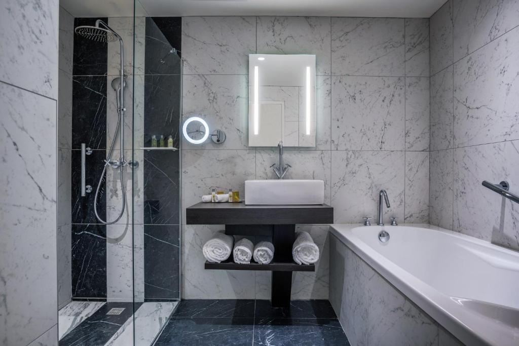 Hotel du Roi & Spa by SOWELL COLLECTION - Deluxe Family Room - View Medieval City