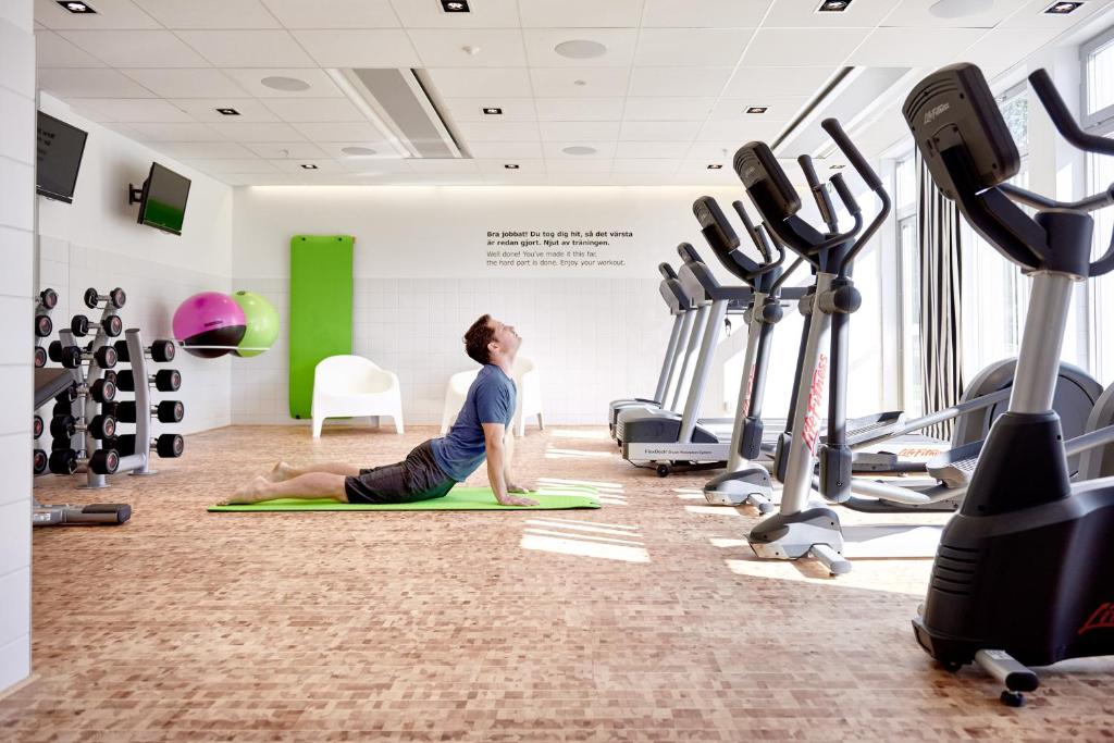 Fitness centrum a/nebo fitness zařízení v ubytování IKEA Hotell