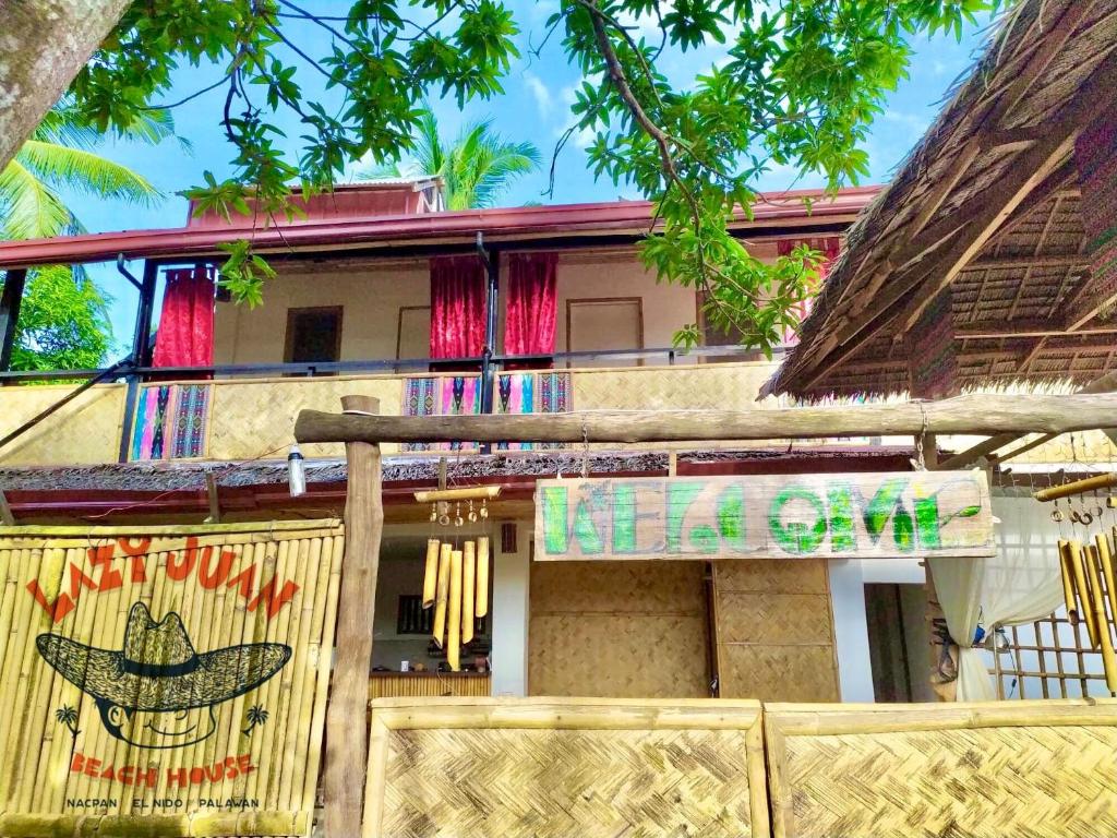 Building kung saan naroon ang hostel