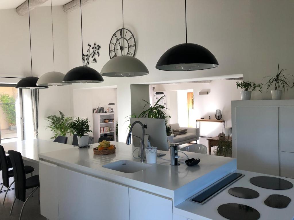 Kuchyň nebo kuchyňský kout v ubytování B&B dans Mas en pierres