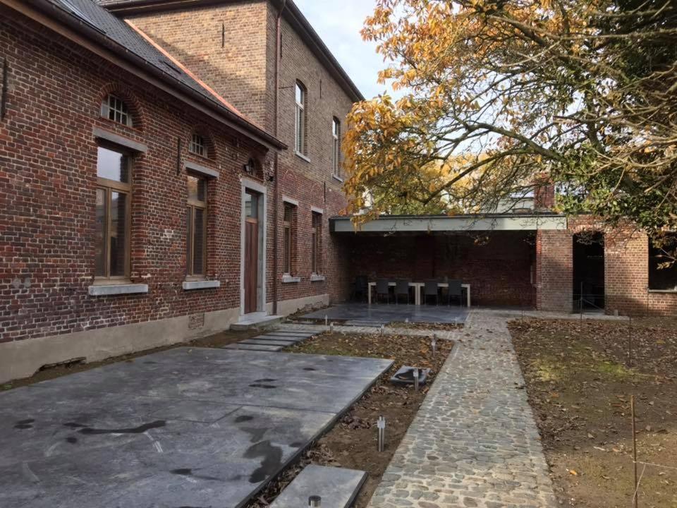 Budova, kde se prázdninový dům nachází