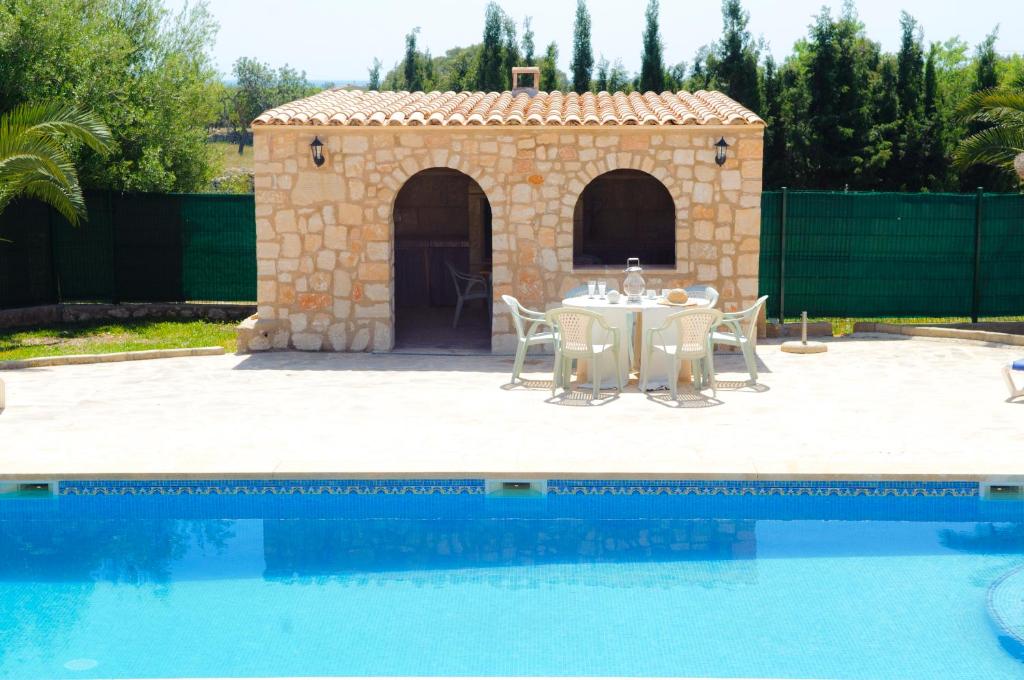 Bazén v ubytovaní Finca Cullera alebo v jeho blízkosti