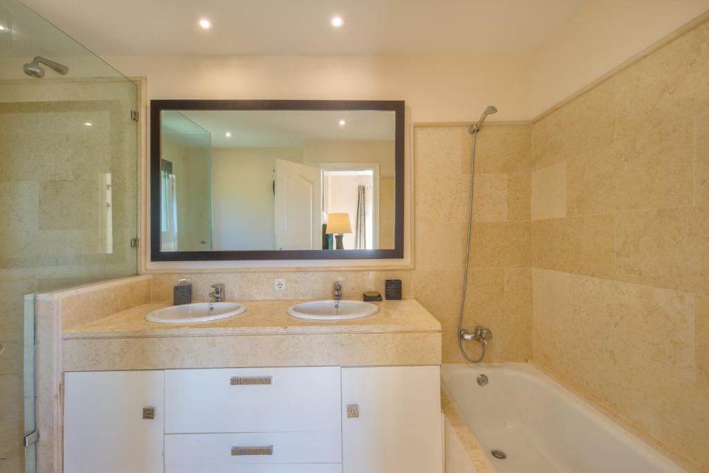 Fotografia z galérie ubytovania CAPANES DEL GOLF LUXURY APARTMENT v destinácii Benahavís