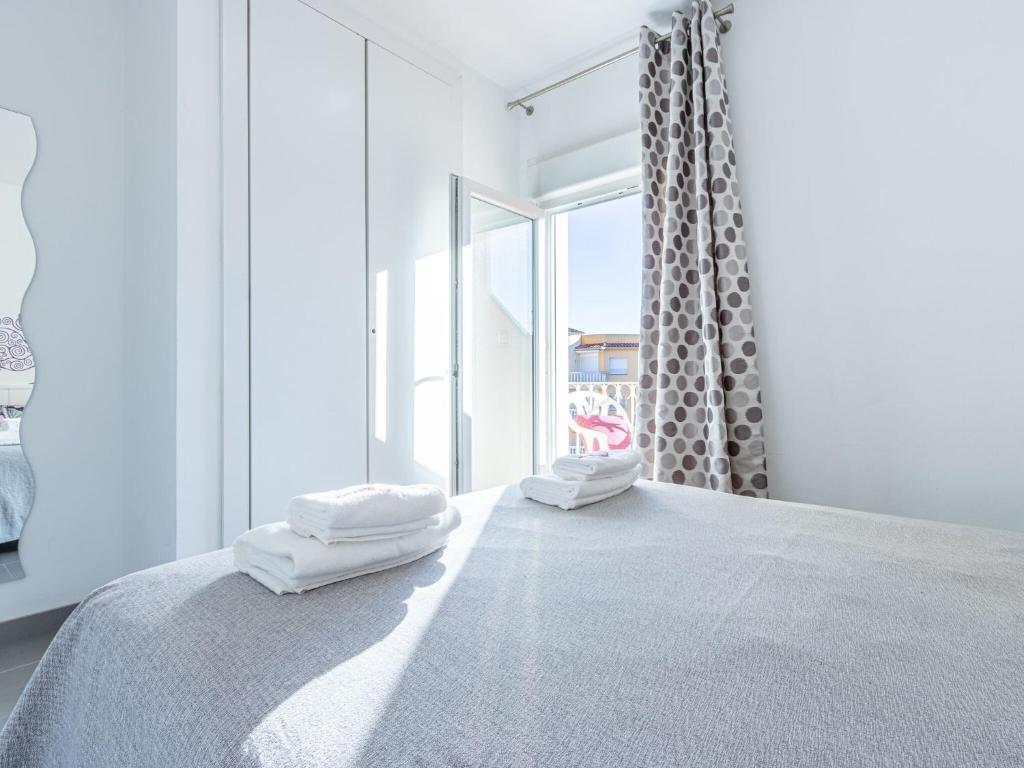 Sunny Apartment in Empuriabrava with Terrace, Empuriabrava ...