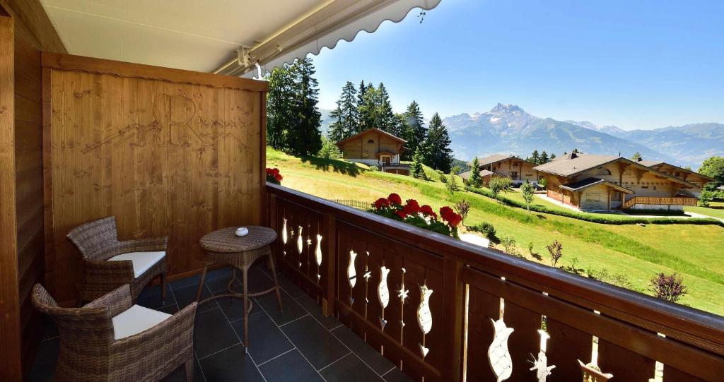 Nespecifikovaný výhled na hory nebo výhled na hory při pohledu z hotelu