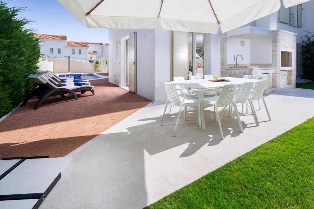 Patio nebo venkovní prostory v ubytování Villa Sylvia by HMZ Villas