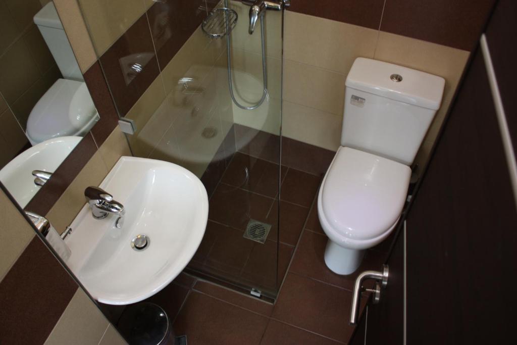 Pella Inn Hostel - Resim 36