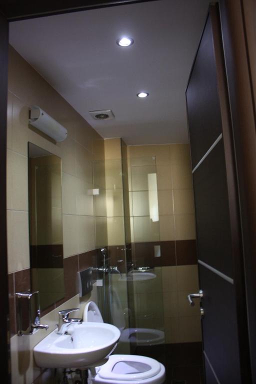 Pella Inn Hostel - Resim 35