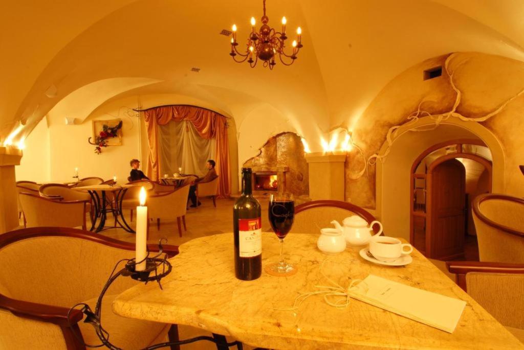 Posedenie v ubytovaní Hotel Restauracja Caspar