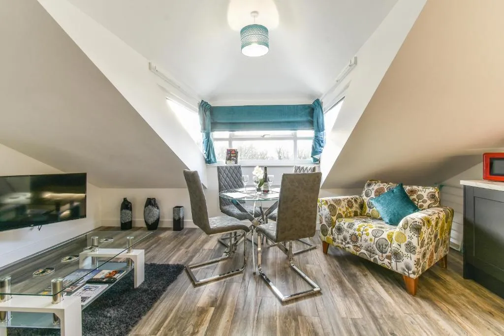 Windmill View Loft Apartment, Avon Valley, United Kingdom