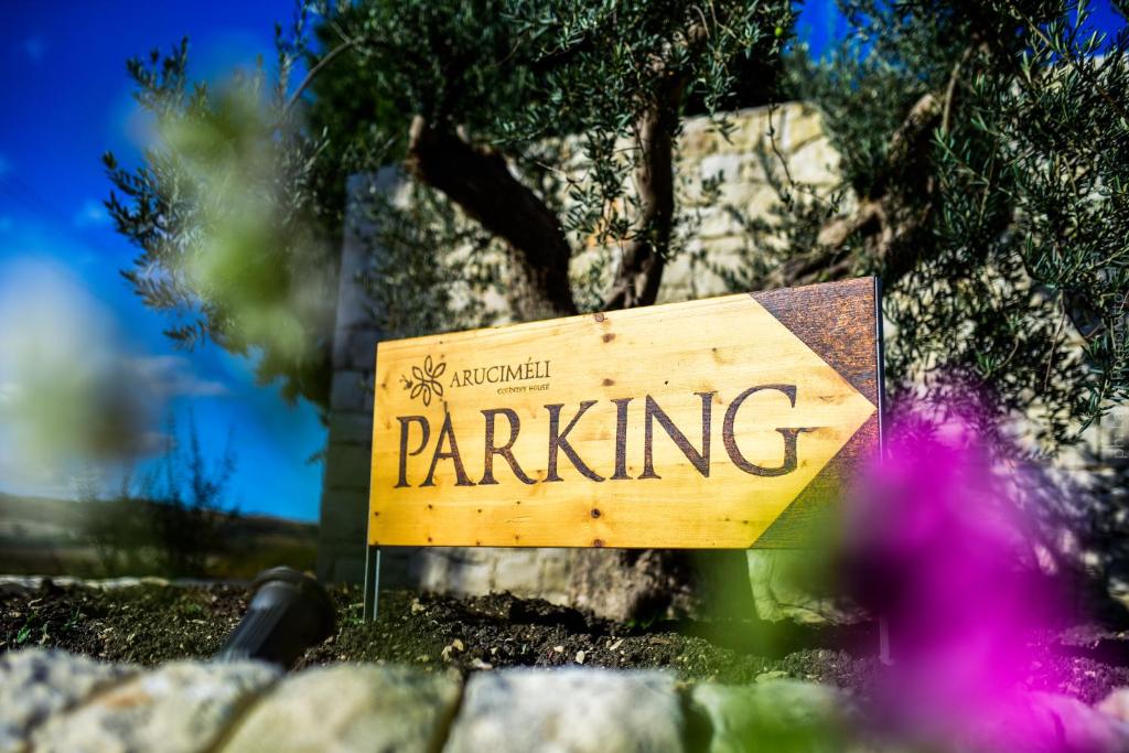 Certifikát, hodnocení, plakát nebo jiný dokument vystavený v ubytování Aruciméli Rural Resort