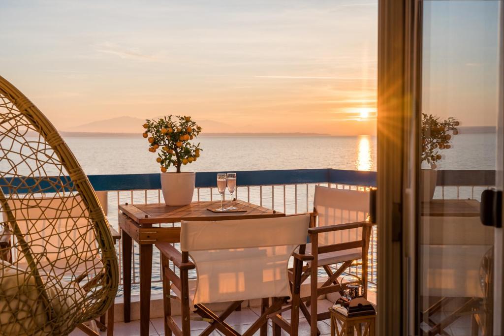 Seafront Luxury President Suite Aegean Sunset - 1