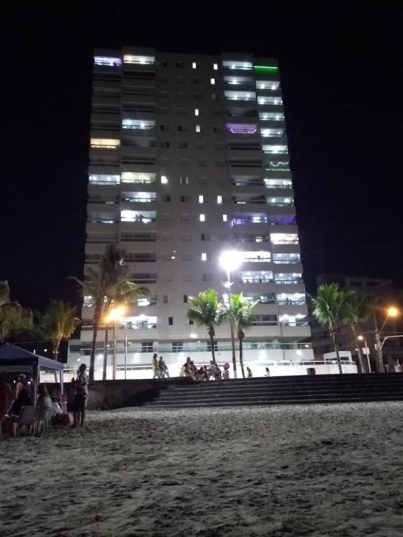  Apartamento para temporada Condomínio Ilha de Noronha Praia Grande SP