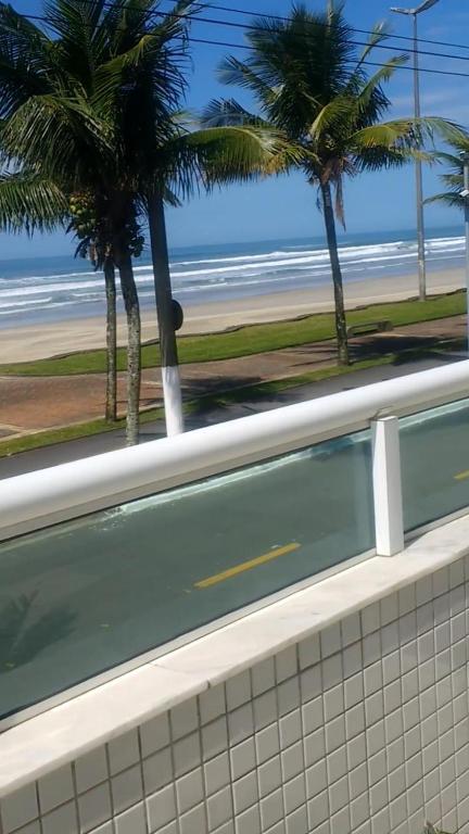  Apartamento para temporada Condomínio Ilha de Noronha Praia Grande SP