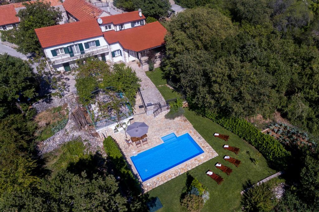 Bazén v ubytovaní Vila Milančić - a house for memorable holiday in Imotski alebo v jeho blízkosti