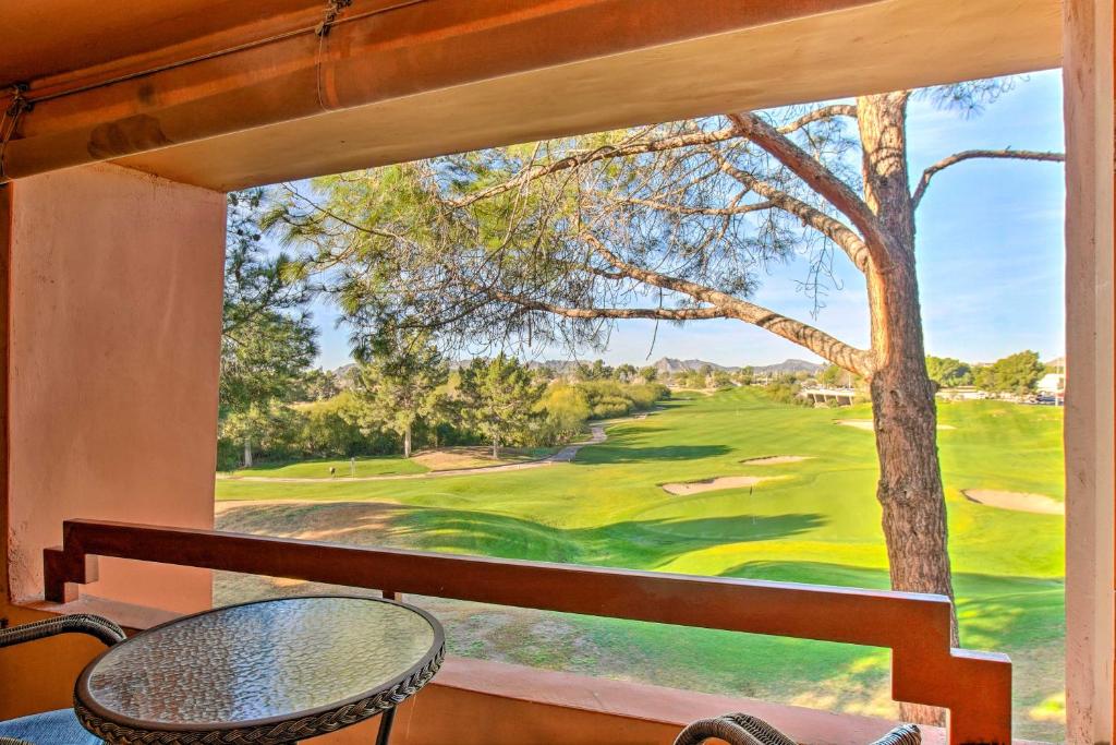 Modern Paradise Valley Condo with Golf Course View! - Housity