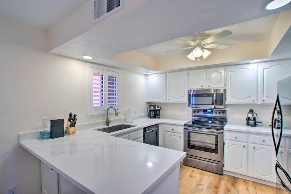 Modern Paradise Valley Condo with Golf Course View! - Appartement
