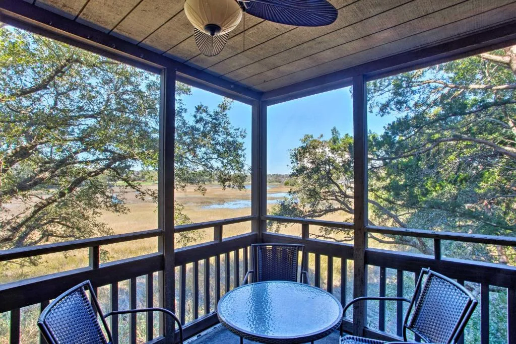 Beach Retreat with Pool Access, 1 Block to Ocean, Murrells Inlet (SC), United States