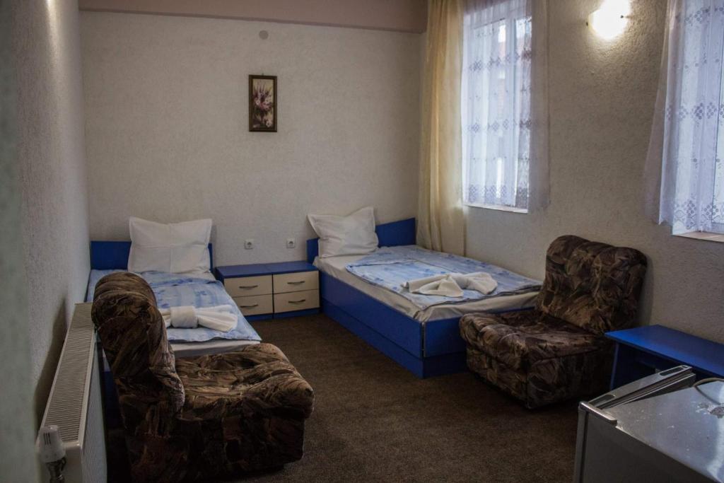 Edi Hotel - Triple Room With Mountain View