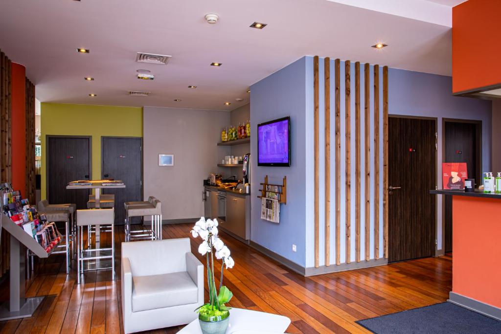 Adonis Lyon Dock Ouest - Resim 5