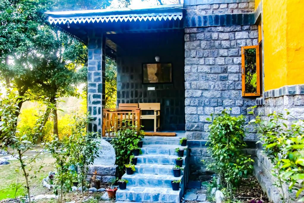 Zahrada ubytování Prakriti Aalay - Riverside Mountain View Boutique Eco Resort