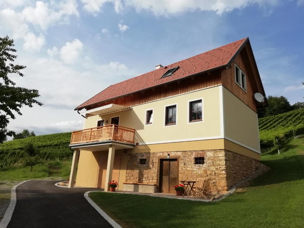 Budova, kde se prázdninový dům nachází