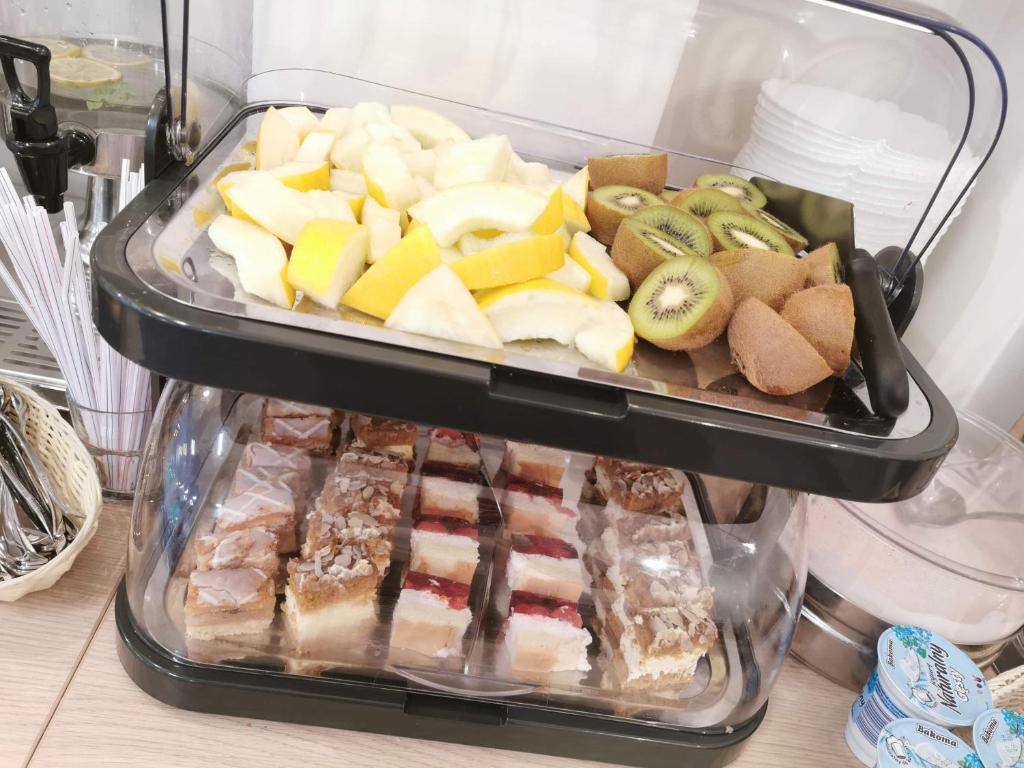 Jedlo v ubytovaní bed & breakfast alebo blízkom okolí