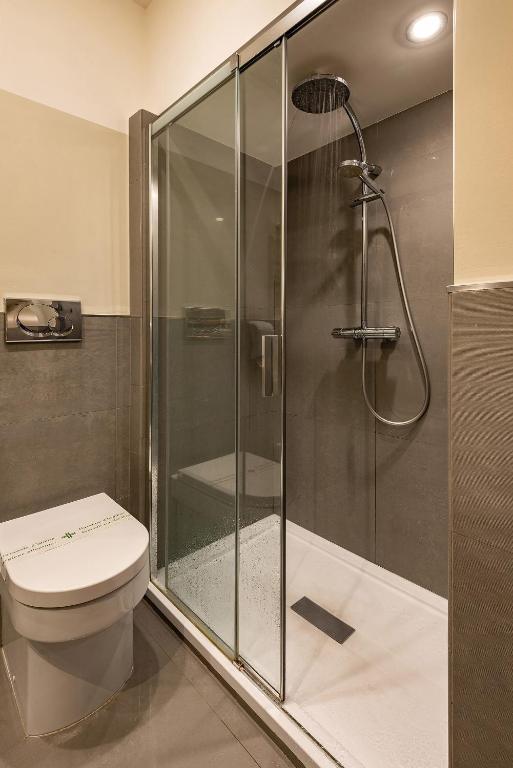 A bathroom at Tula Inn