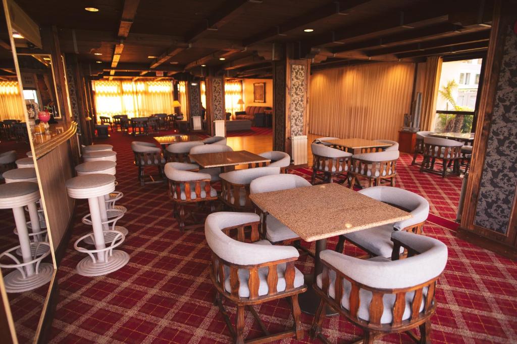  Hotel Renar
