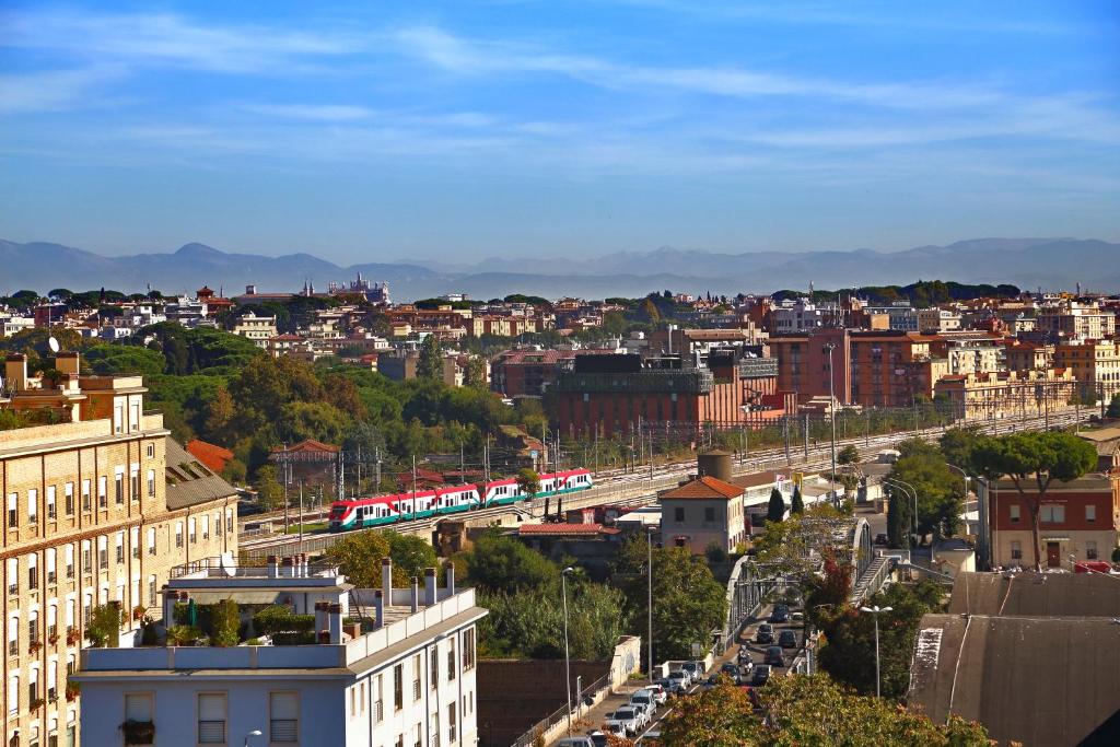 Radio Hotel - Resim 35