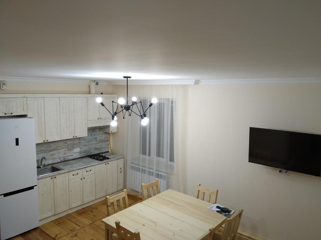 Kuchyň nebo kuchyňský kout v ubytování Petit Dilijan