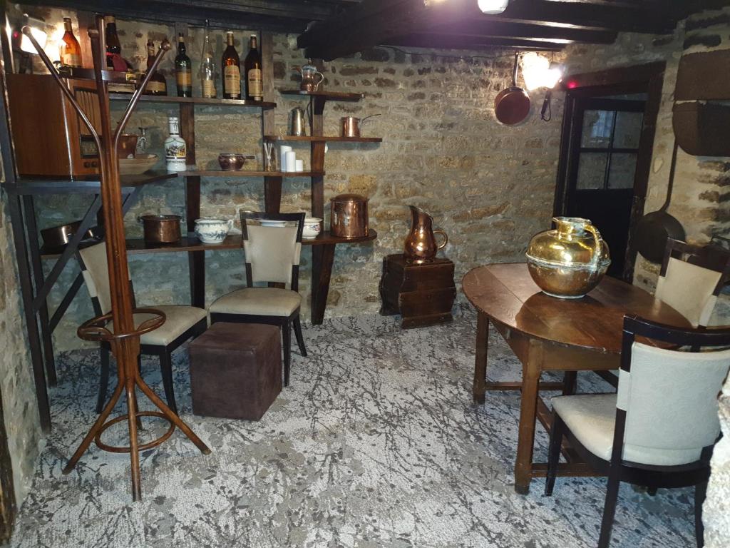 Posezení v ubytování Hôtel de La Croix d'Or