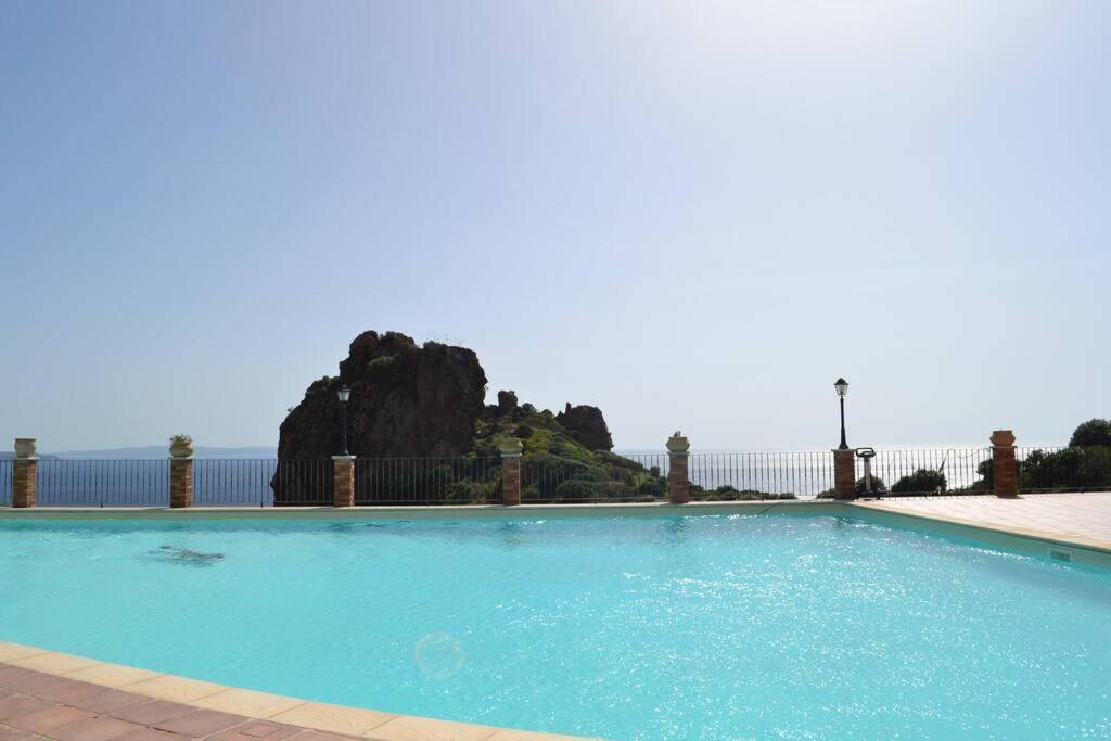 TINY HOUSE (con piscina e wi-fi)