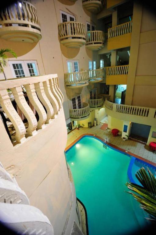 Bazén v ubytování Hotel Art Deco Beach nebo v jeho okolí