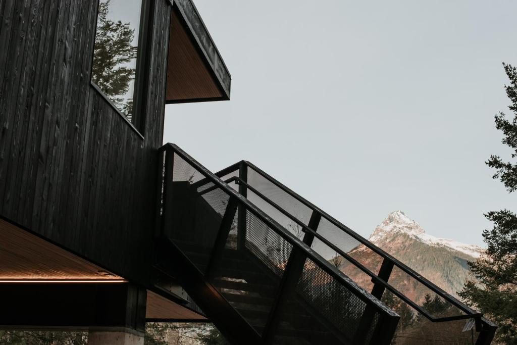 Balkón nebo terasa v ubytování Sunwolf Riverside Cabins