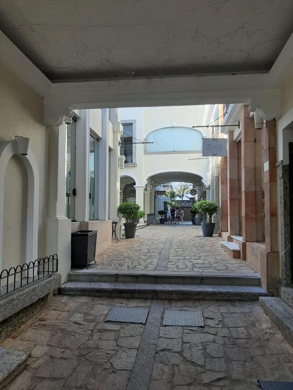  RESIDÊNCIA RUA DAS PEDRAS PRAIA Buzios UTENSÍLIOS DE COZINHA ELETRO ECONOMIA FAZER SEU ALMOÇO LANCHE NA CASA PODE FAZER TUDO A PÉ