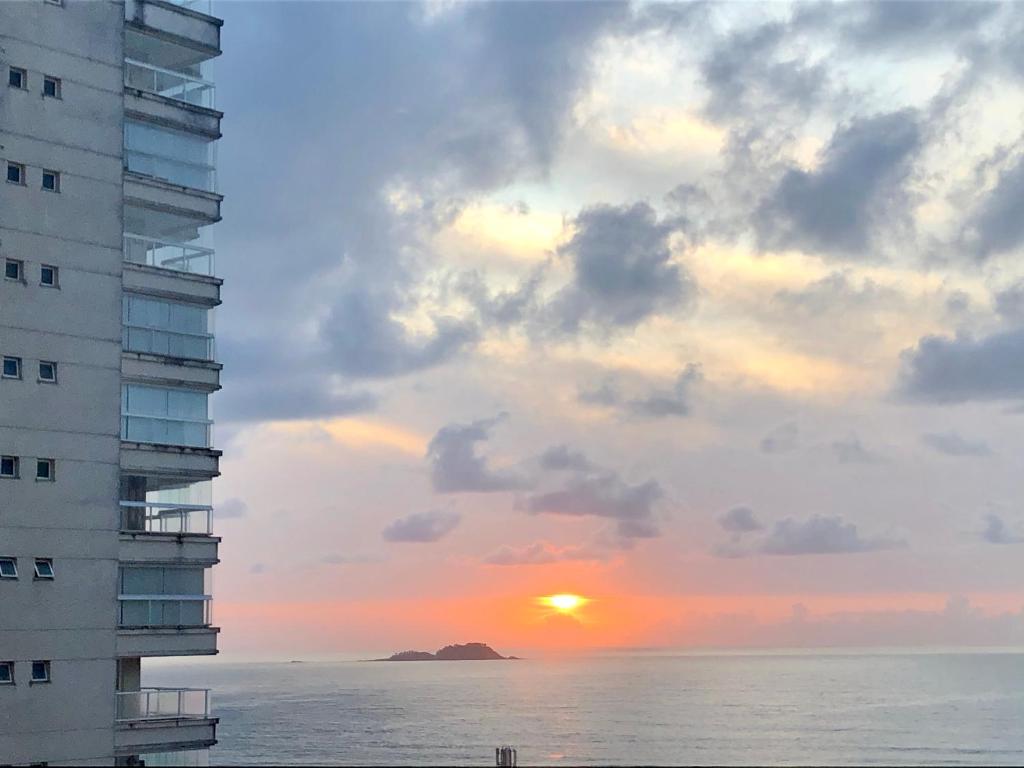  Guaruja Pitangueiras apto na praia