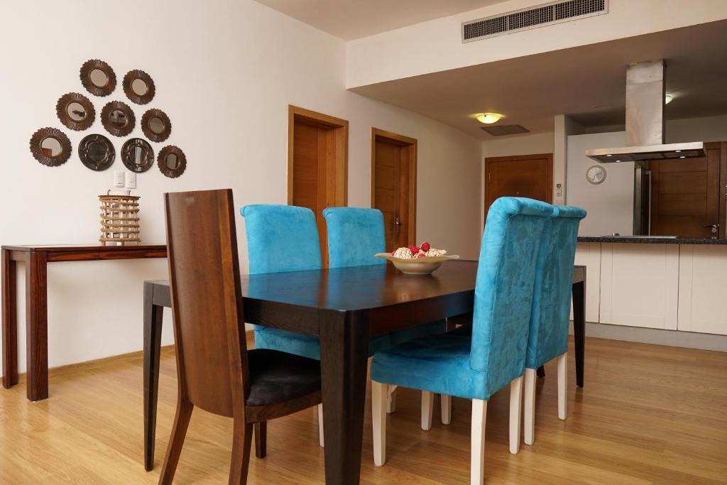 Kuchyň nebo kuchyňský kout v ubytování Sybaris Suites & Residences