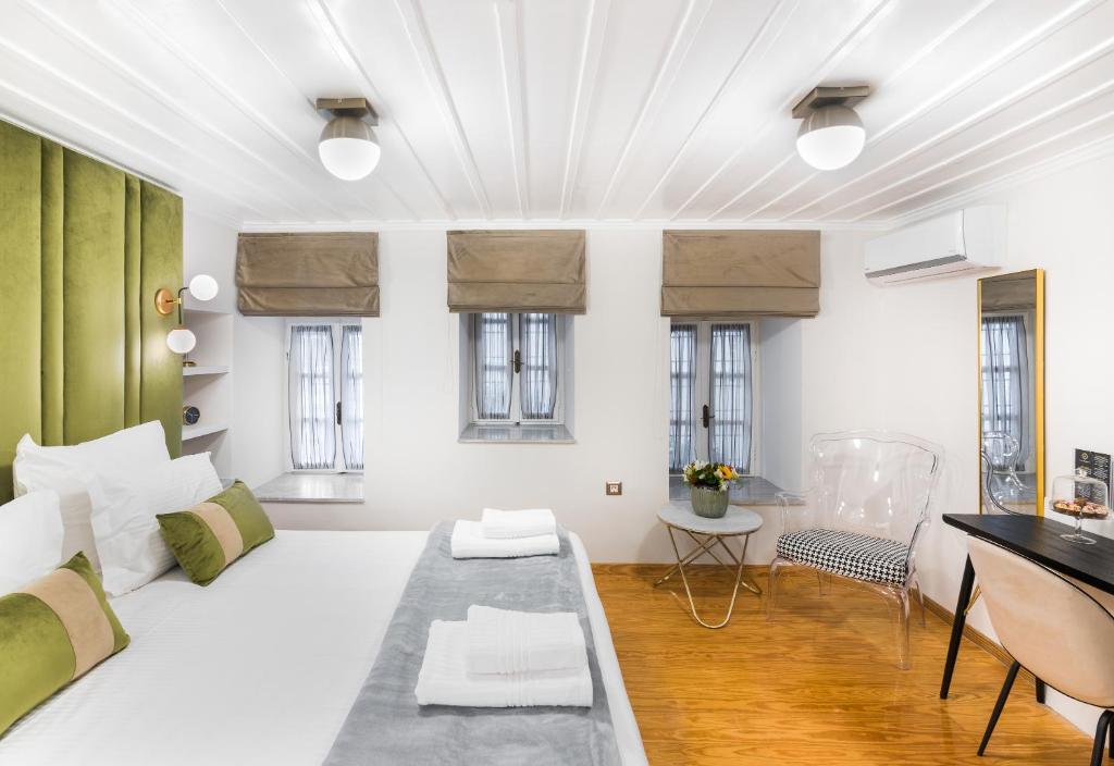 Гостиная зона в Mavrogenous Luxury Apartments